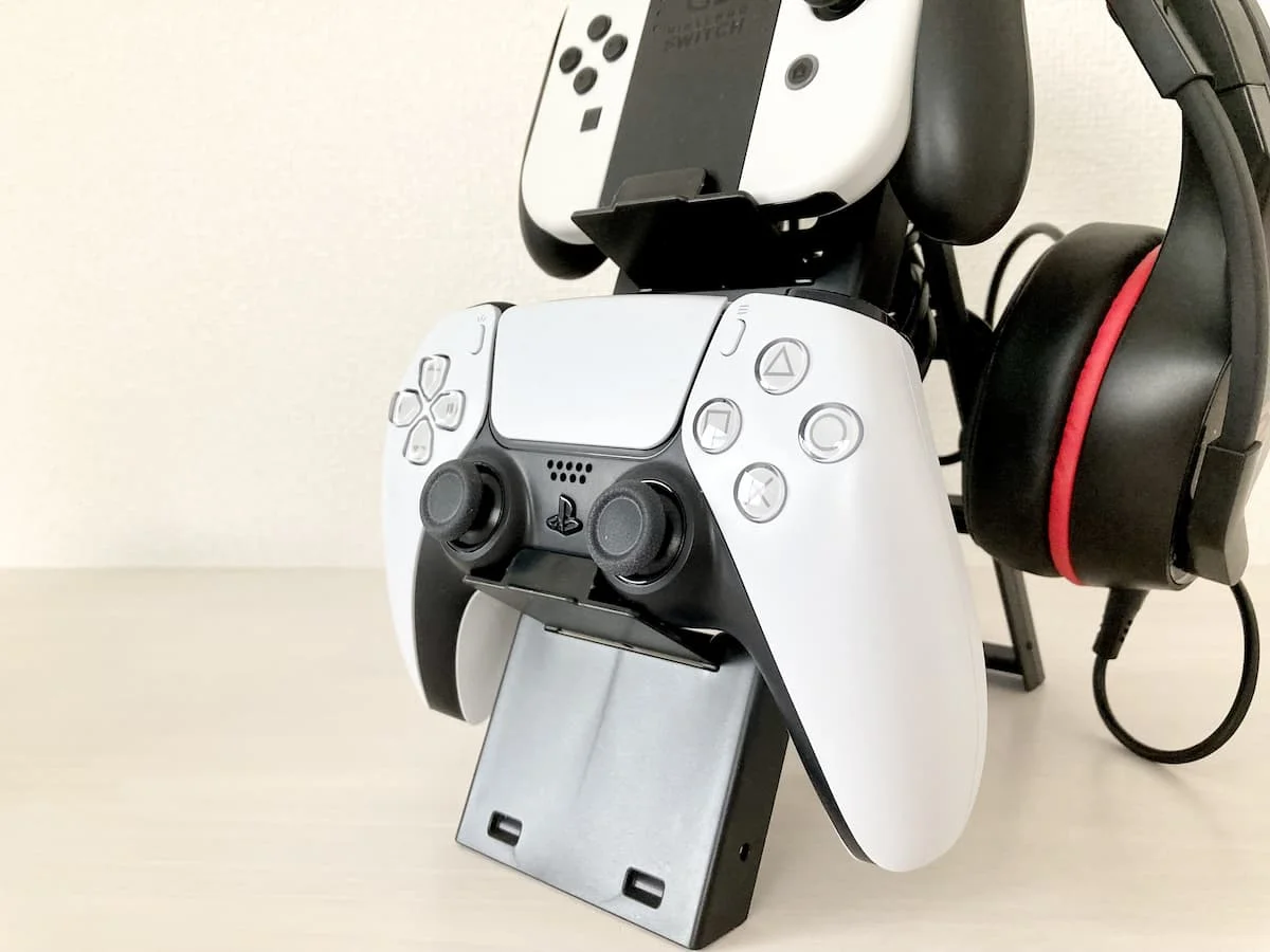 コントローラーをおしゃれにディスプレイできる100均スタンド収納