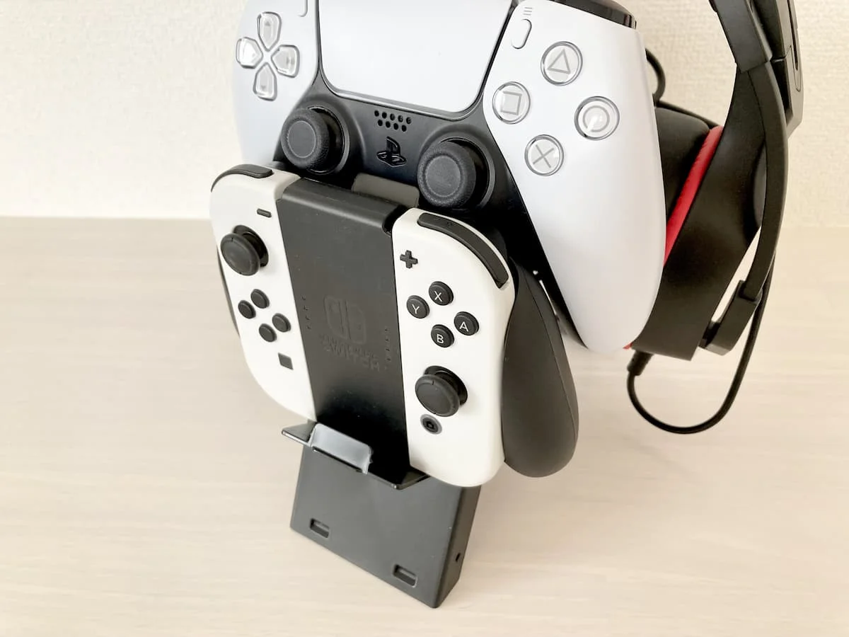 コントローラーをおしゃれにディスプレイできる100均スタンド収納